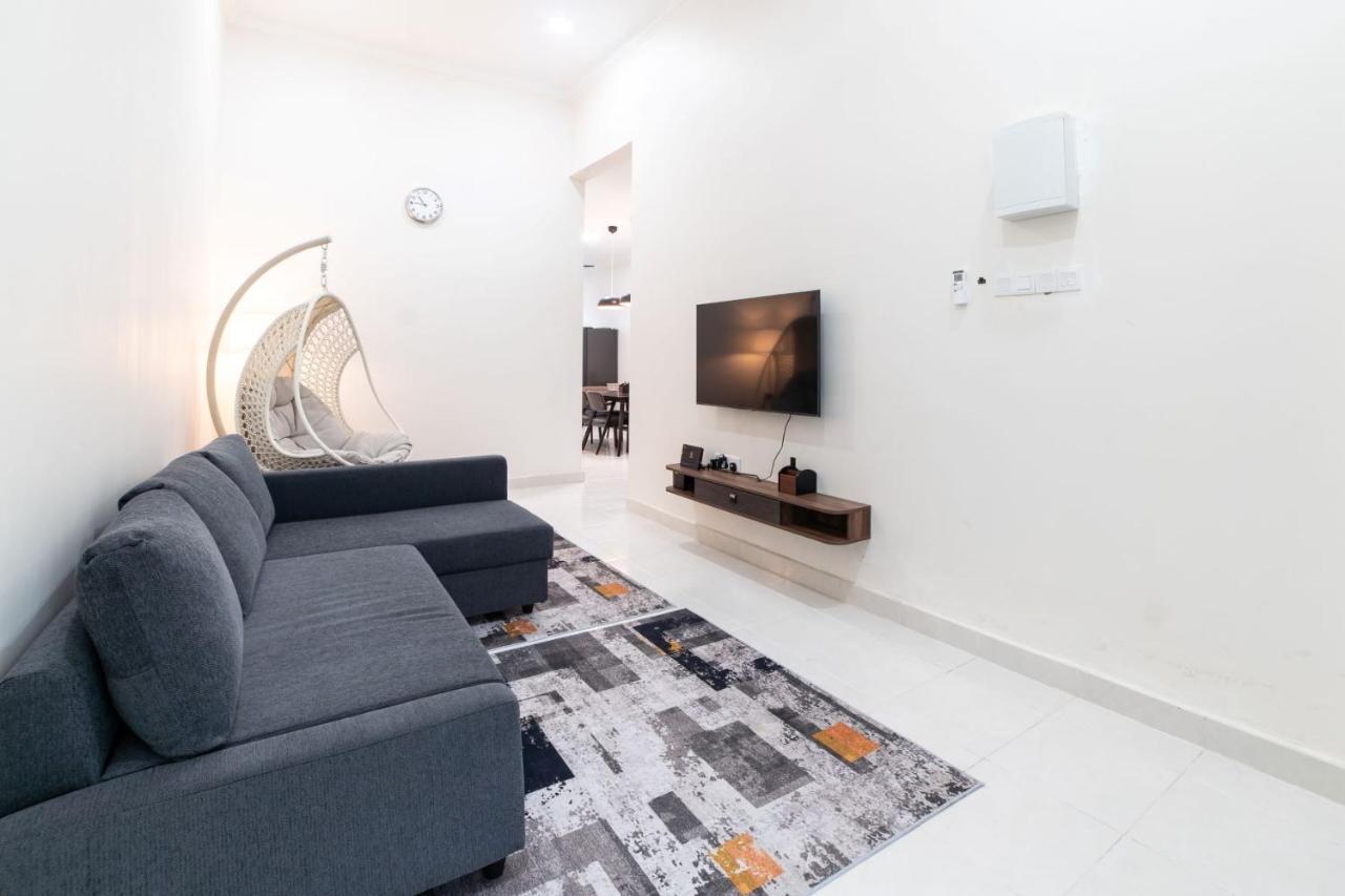 Hilmera Guesthouse Куантан Екстериор снимка